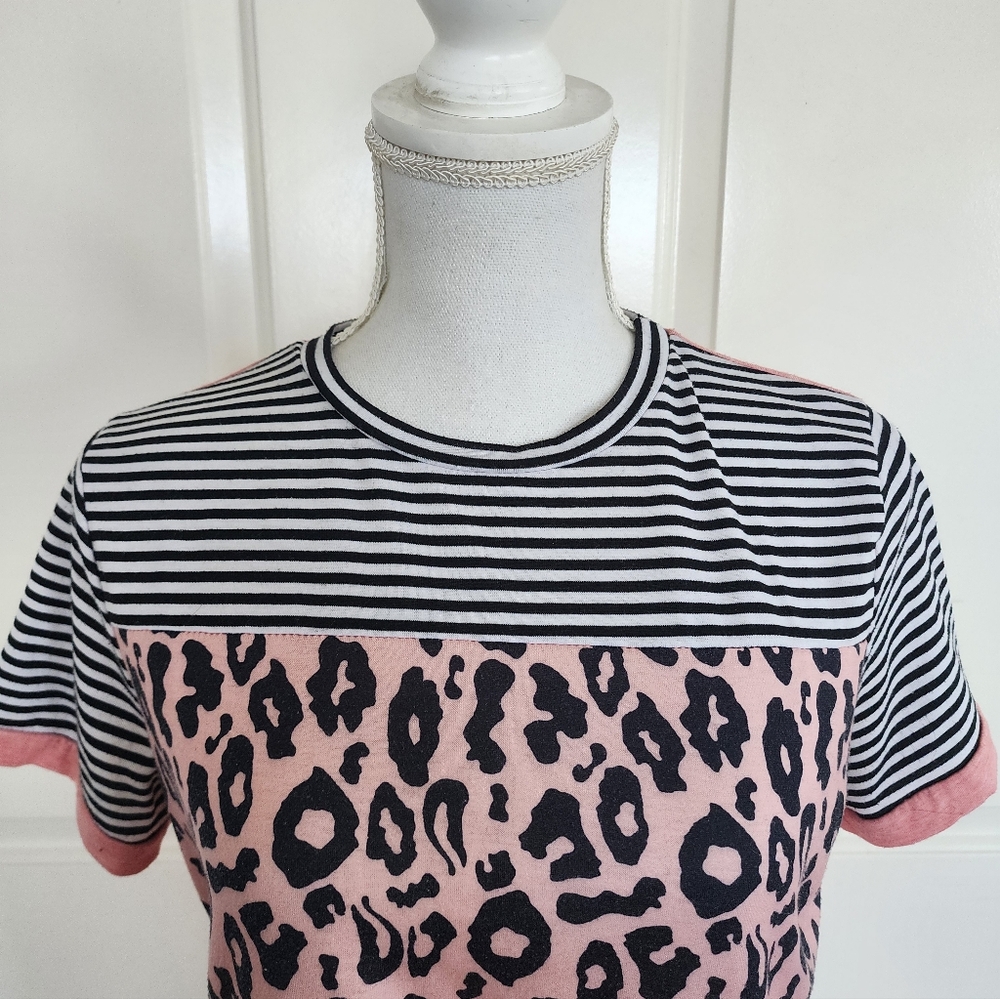 Pink and Black Leopard Print Twisted Hem Women's Top - Picture 2 of 6